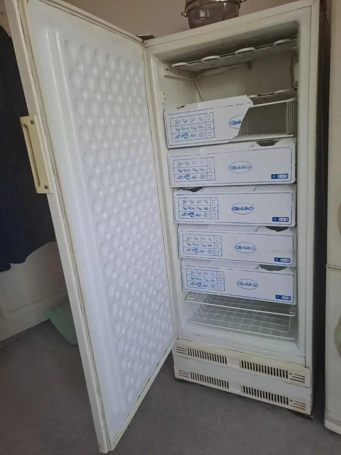 فریزر قدیمی کره ای کاملا سالم|یخچال و فریزر|هشتگرد, مدرس|دیوار