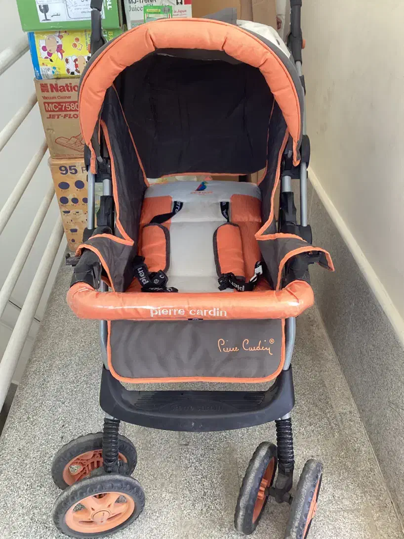 کالسکه پیرگاردین فرانسه|کالسکه و لوازم جانبی|اصفهان, رزمندگان|دیوار