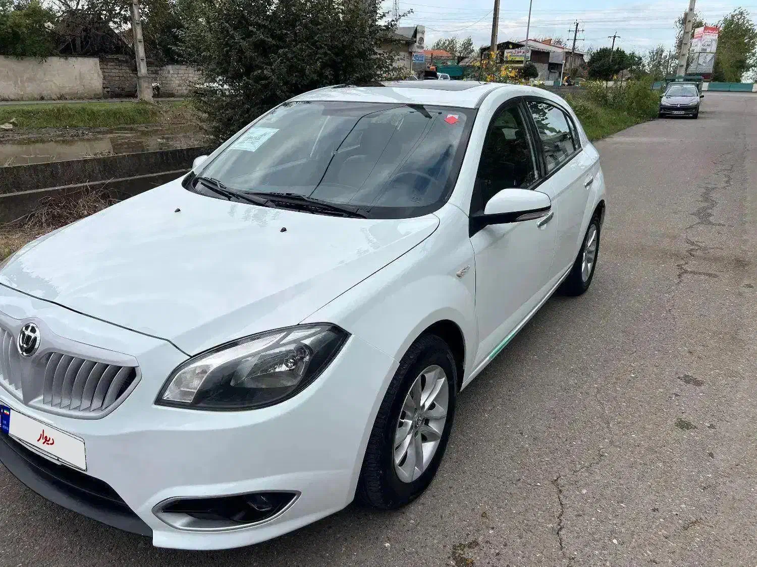 برلیانس ۳۲۰ اتومات مدل ۹۷ موتور بزرگ بیرنگ|خودرو سواری و وانت|رشت, بلوار گیلان|دیوار