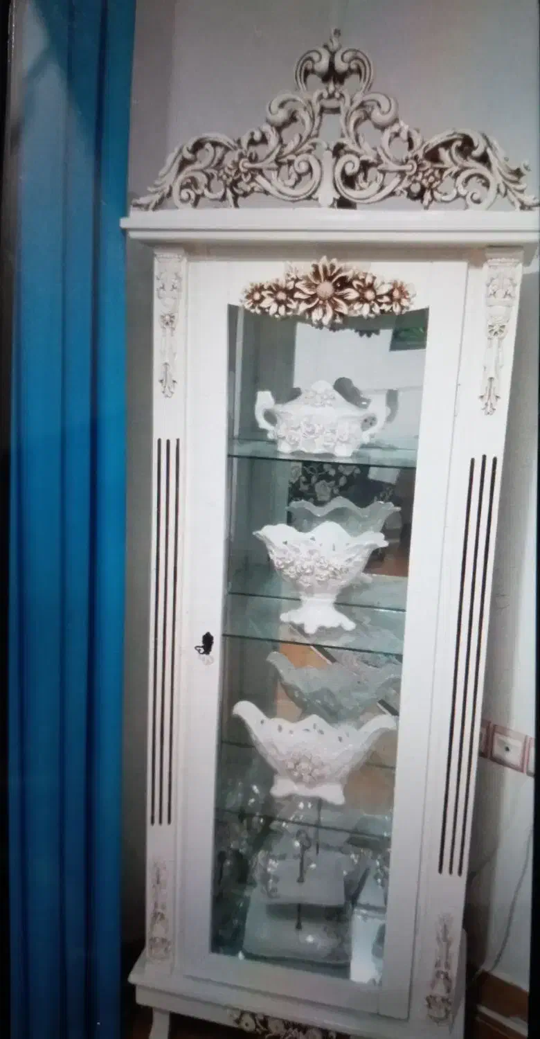 ویترین سالم نو زیبا تخفیف داره|بوفه، ویترین، کنسول|رشت, حمیدیان|دیوار