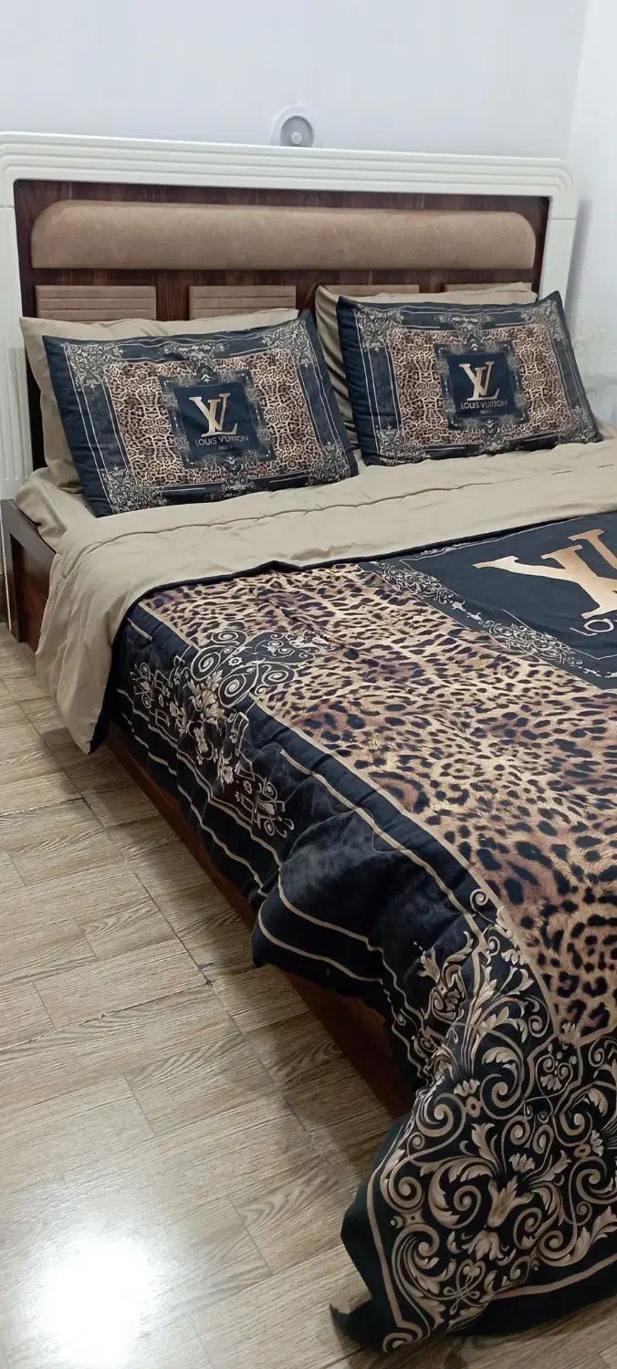 تخت خواب دونفره تمیز و سالم|تخت و سرویس خواب|سبزوار, قصبه شرقی|دیوار