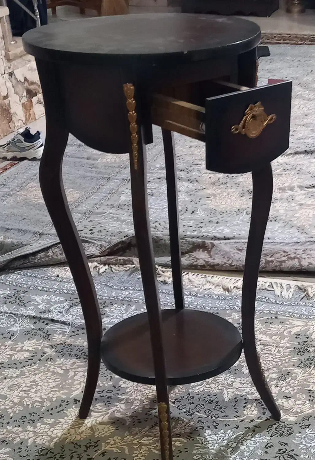 میز تلفن|میز تلفن|چمستان, |دیوار