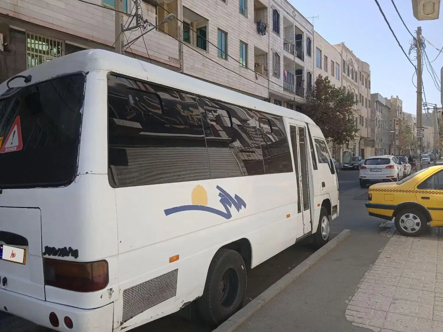 هیوندا مدل ۱۳۸۴|خودرو سنگین|اندیشه, اندیشه فاز ۱|دیوار