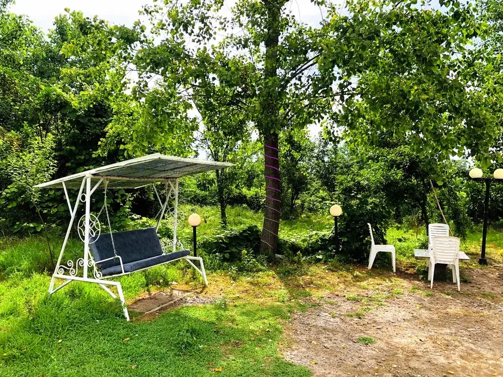 *سوییت *در باغ ویلای زیبای ۳۲۰۰ *متری|اجارهٔ کوتاهمدت آپارتمان و سوئیت|رشت, گلباغ نماز|دیوار