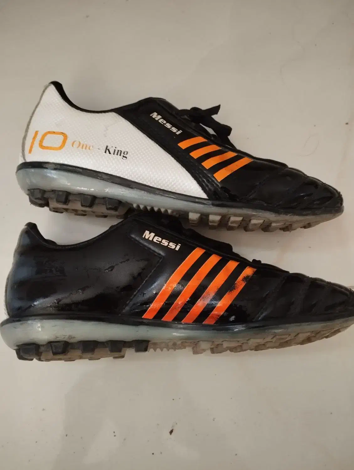 کفش چمن|کیف، کفش، کمربند|نیشابور, مدرس|دیوار