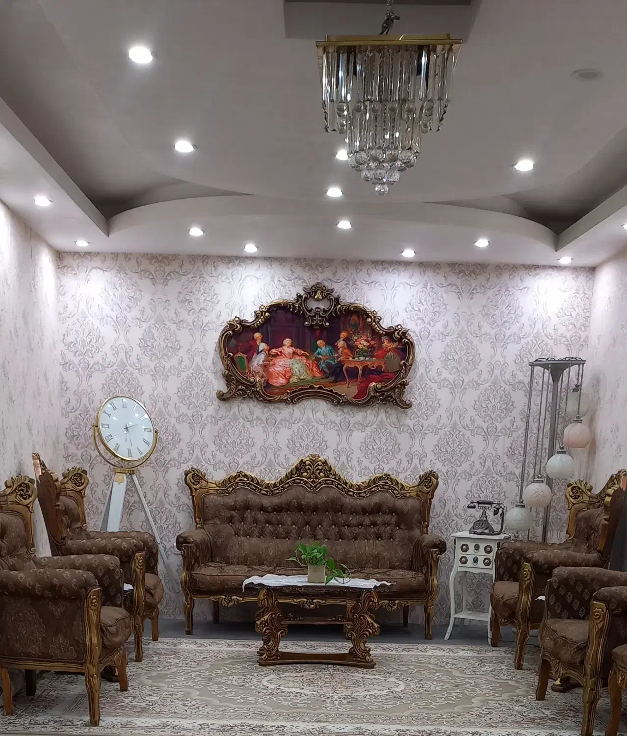 مبل کلاسیک|مبلمان خانگی و میز عسلی|باغستان, |دیوار