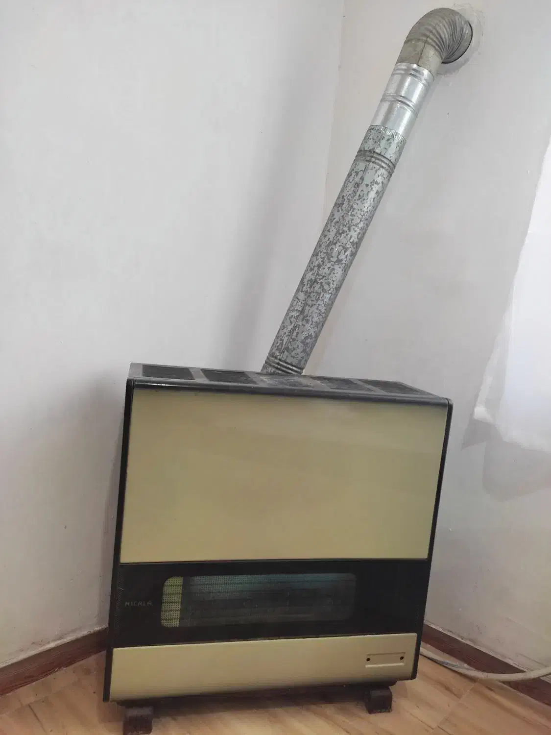 ۳عدد بخاری|بخاری، هیتر، شومینه|صومعهسرا, |دیوار