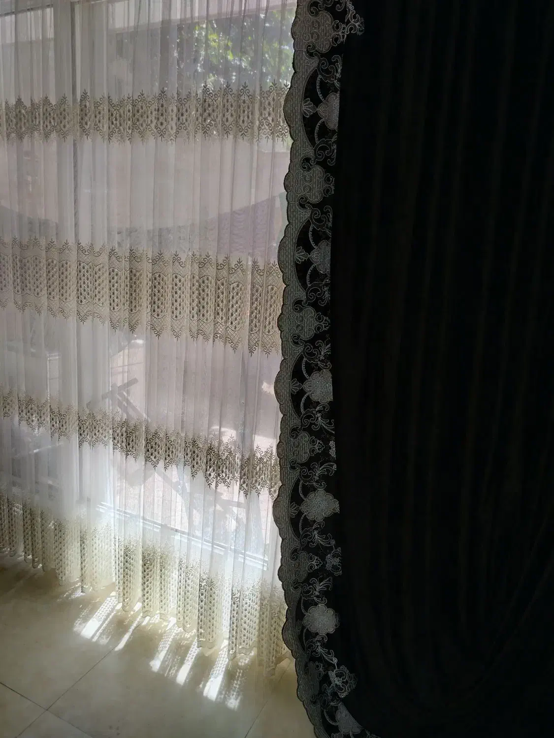 پرده پذیرایی با دو دستک مخمل|پرده، رانر، رومیزی|مشهد, کوی المهدی|دیوار