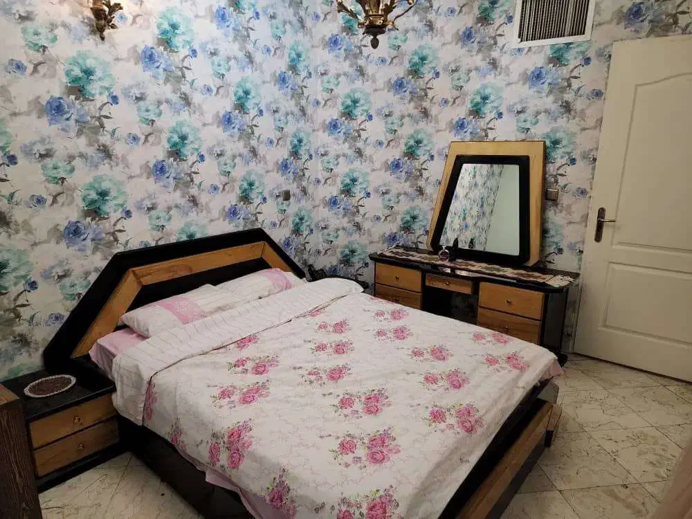 تخت دو نفره با میز توالت و آینه|تخت و سرویس خواب|تهران, امام حسین|دیوار