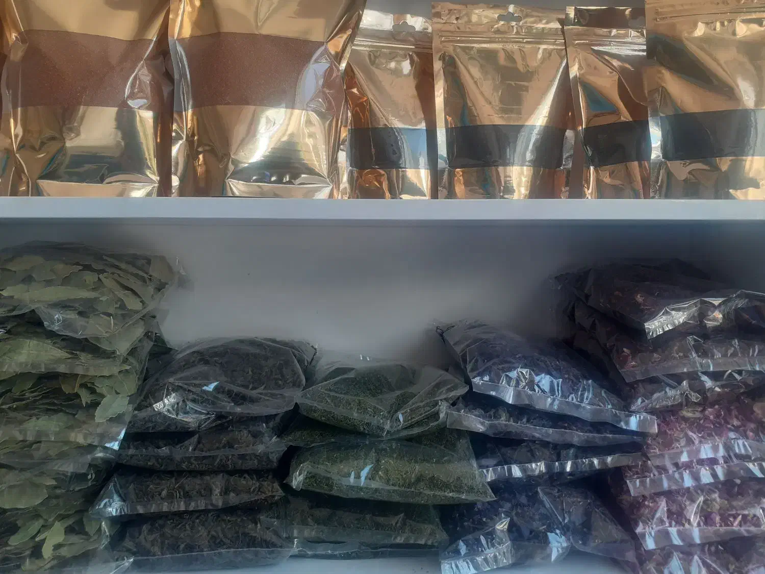 فروش  ادویجات معطر  و عسل  و خاکشیر|خوردنی و آشامیدنی|شیراز, کیان شهر|دیوار