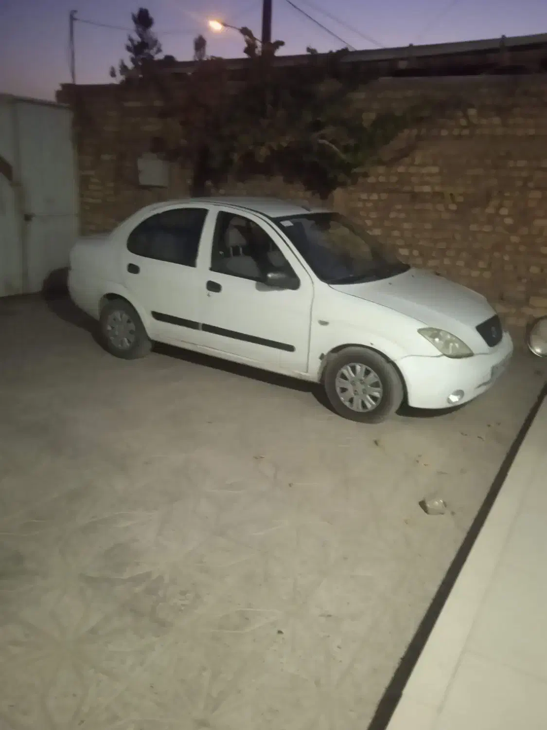 تیبا صندوق‌دار SX، مدل ۱۳۹۵|خودرو سواری و وانت|نجف‌آباد, فاز ۴ شهرک آزادگان|دیوار