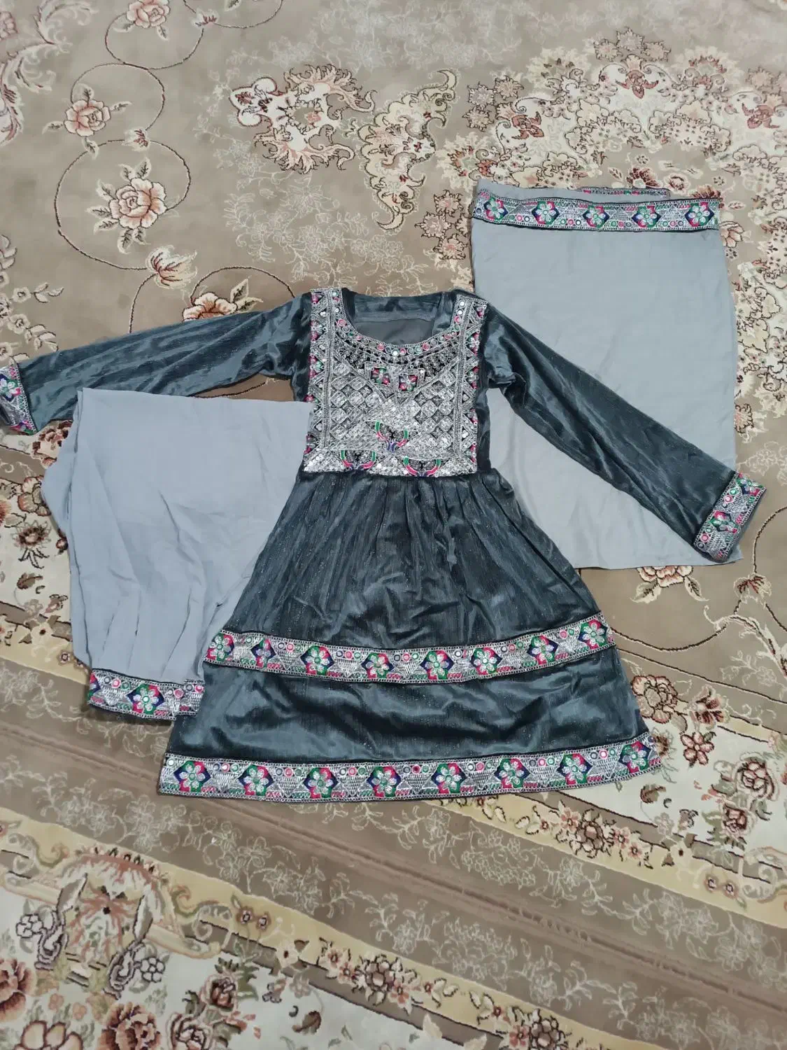 لباس افغانی|لباس|قرق, |دیوار