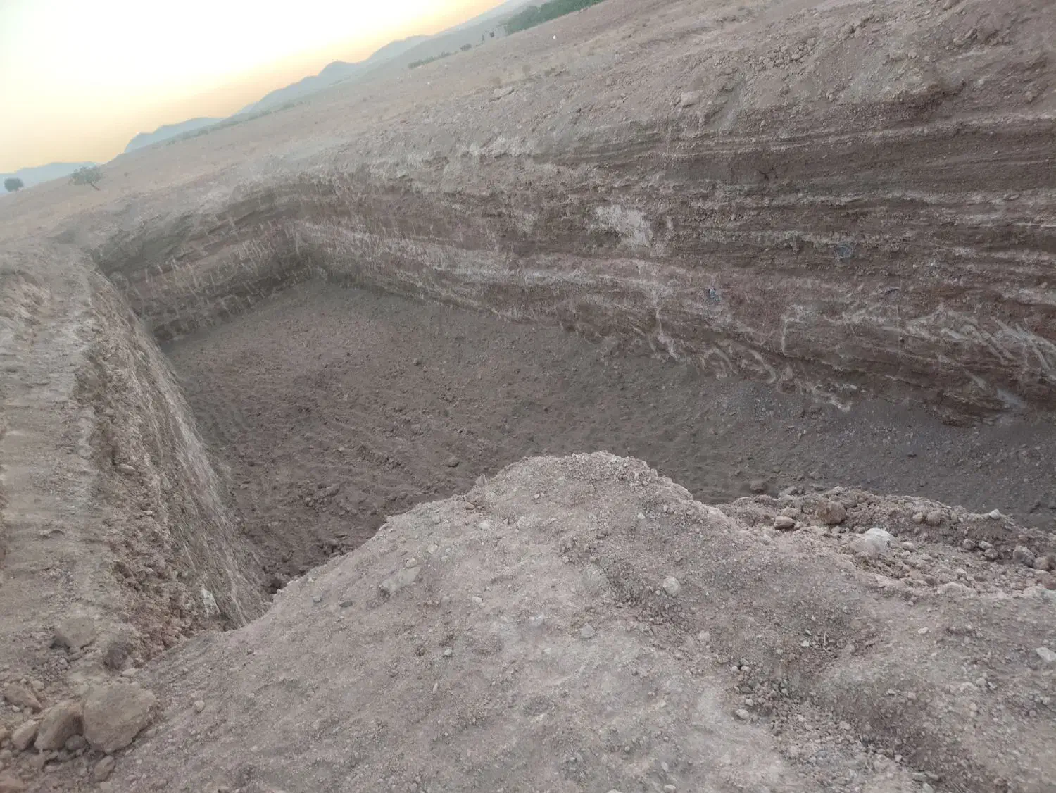 زمین ۶۰۰۰متری دارای مجوز گلخانه|فروش زمین و ملک کلنگی|تیران, |دیوار