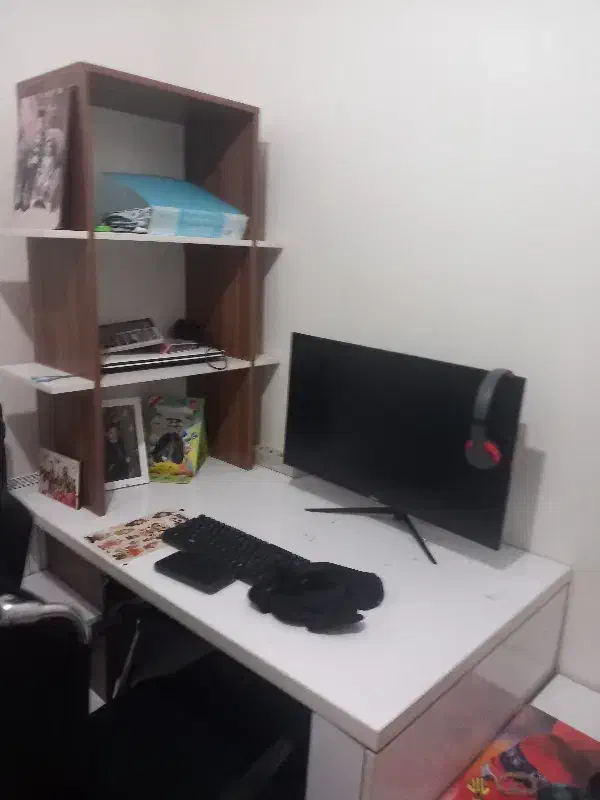 میز|میز تحریر و کامپیوتر|هشتگرد, شهرک کوثر|دیوار