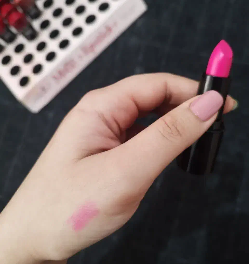 رژهای جامد و مایع جذاب و باکیفیت|آرایشی، بهداشتی، درمانی|شاهین‌شهر, اقبال لاهوری|دیوار