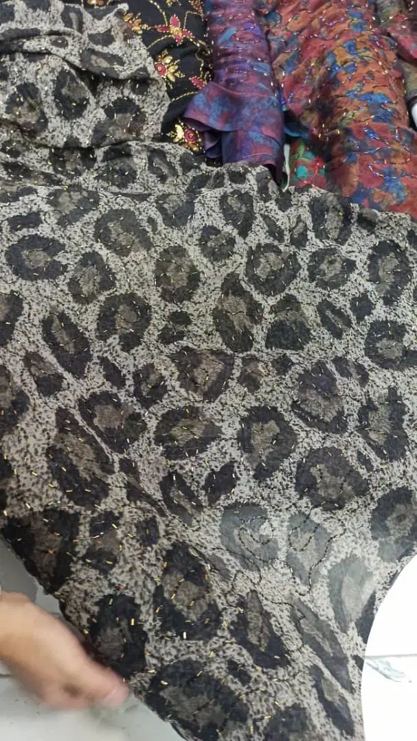 حریر پلنکی ملیله کاری شده گرم بالا|لباس|سقز, |دیوار