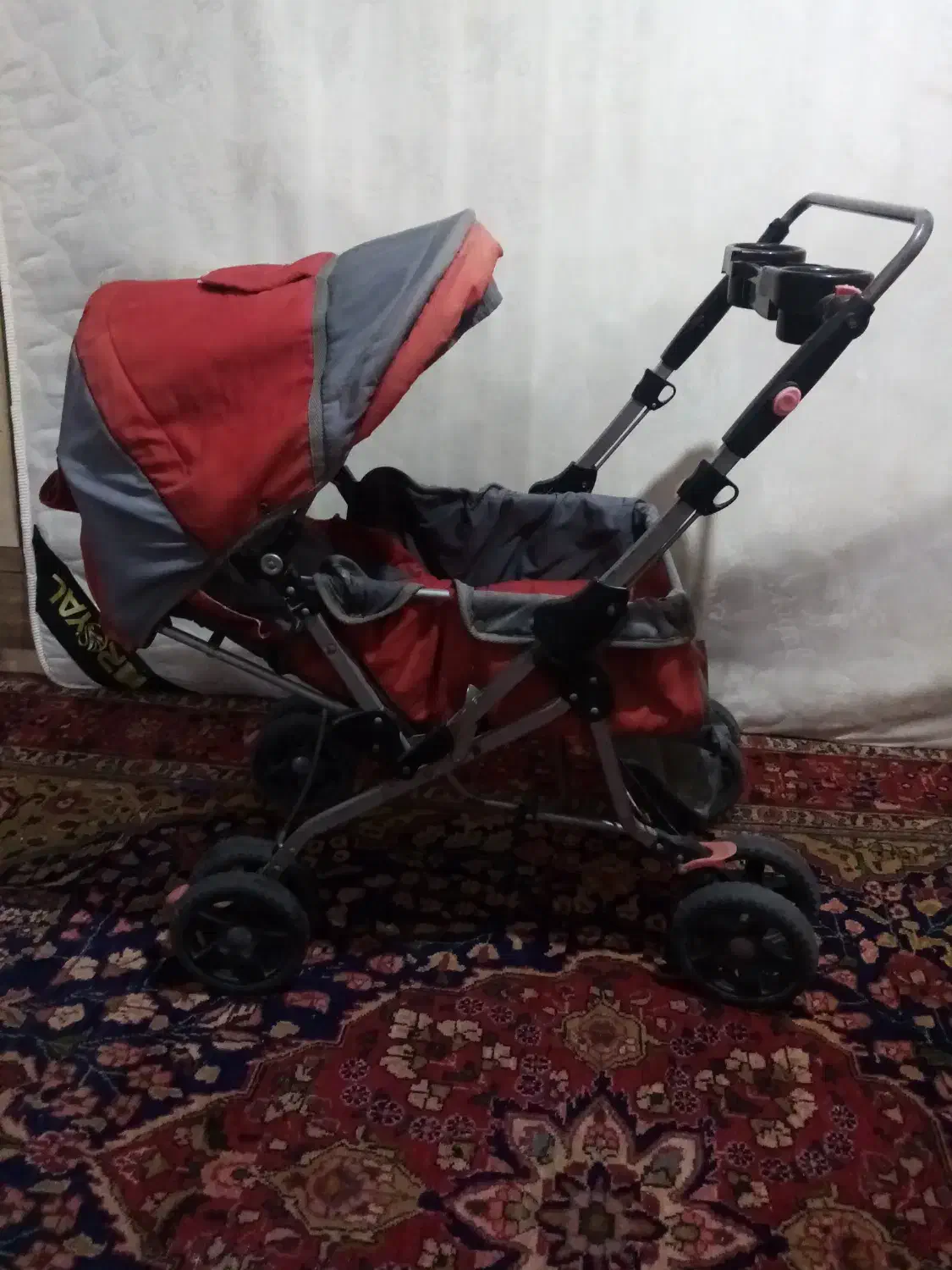 کالسکه بچه|کالسکه و لوازم جانبی|میانه, |دیوار