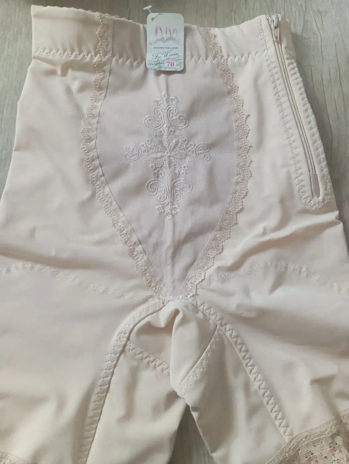 گن زنانه|لباس|شیراز, درکی|دیوار