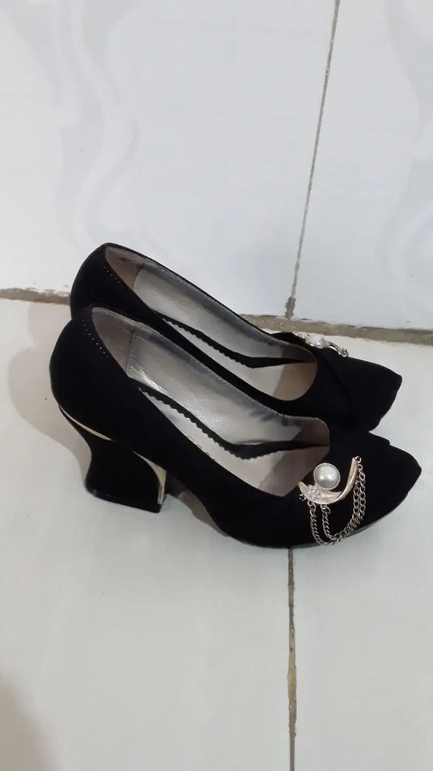 کفش و لباس مجلسی زنانه|کیف، کفش، کمربند|اسفراین, |دیوار