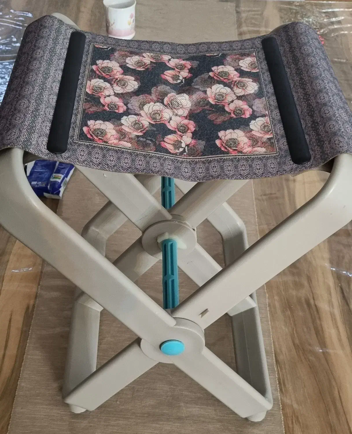 صندلی تاشو سفری یا حیاط|صندلی و نیمکت|رشت, رودباری|دیوار