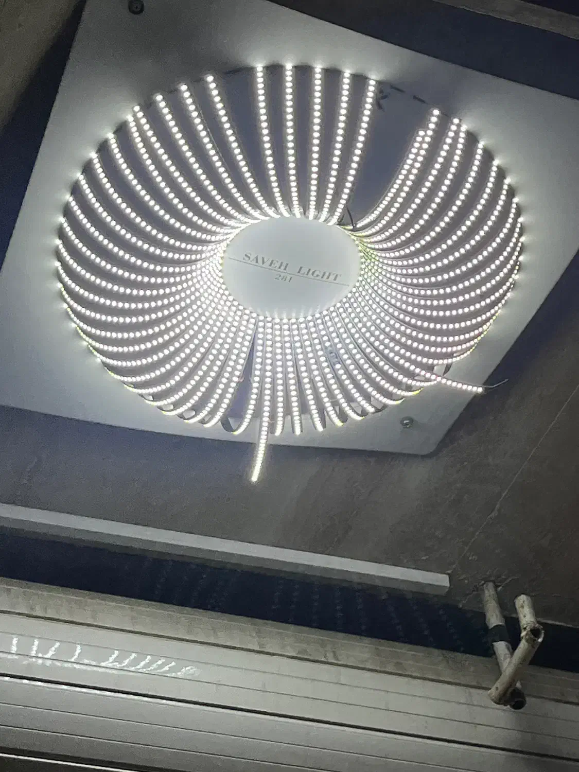 دو عدد لوستر|لوستر و چراغ آویز|ساوه, |دیوار