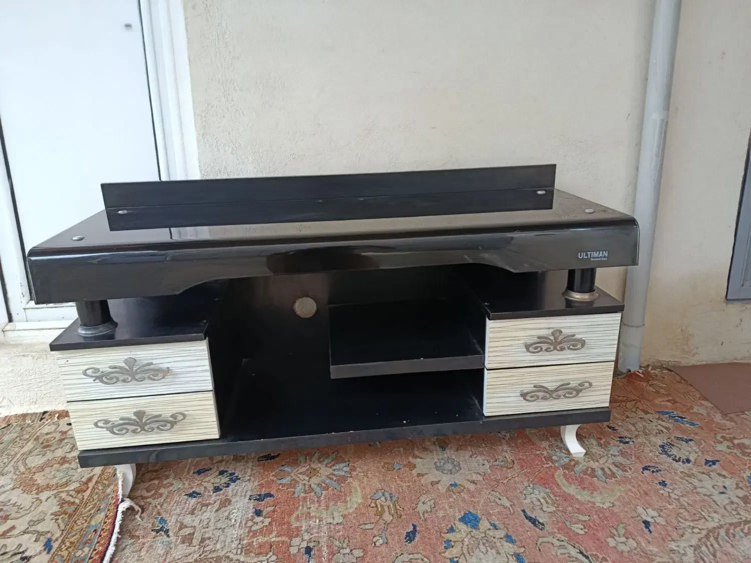 فروش میز تلویزیون تازه وتمیز|میز تلویزیون|مشگین شهر, |دیوار