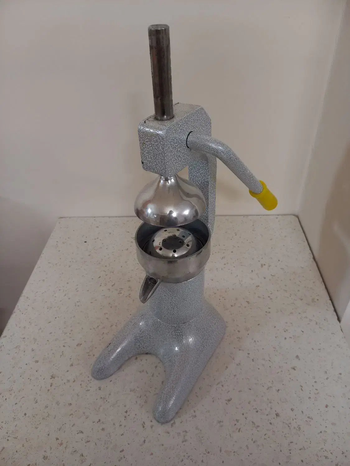 آبمیوه گیری دستی|آبمیوهگیر و آبمرکباتگیر|پیشوا, |دیوار