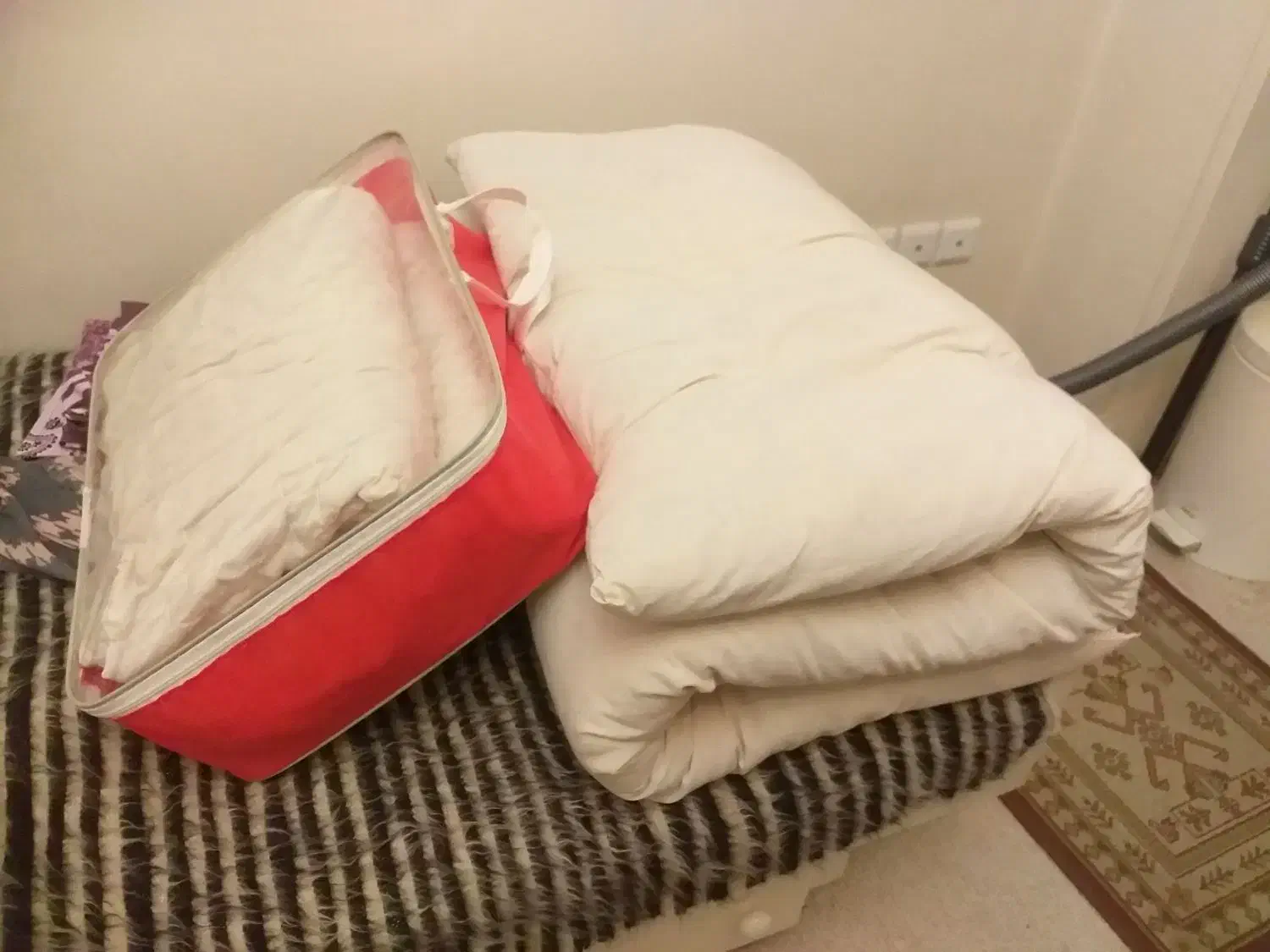 لحاف وتشک|رختخواب، بالش، پتو|تبریز, |دیوار