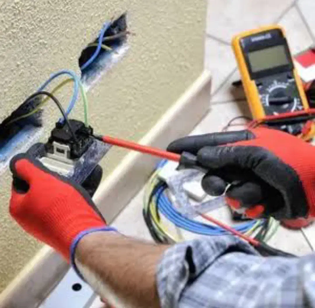 برق کار ساختمانی|خدمات پیشه و مهارت|دهگلان, |دیوار