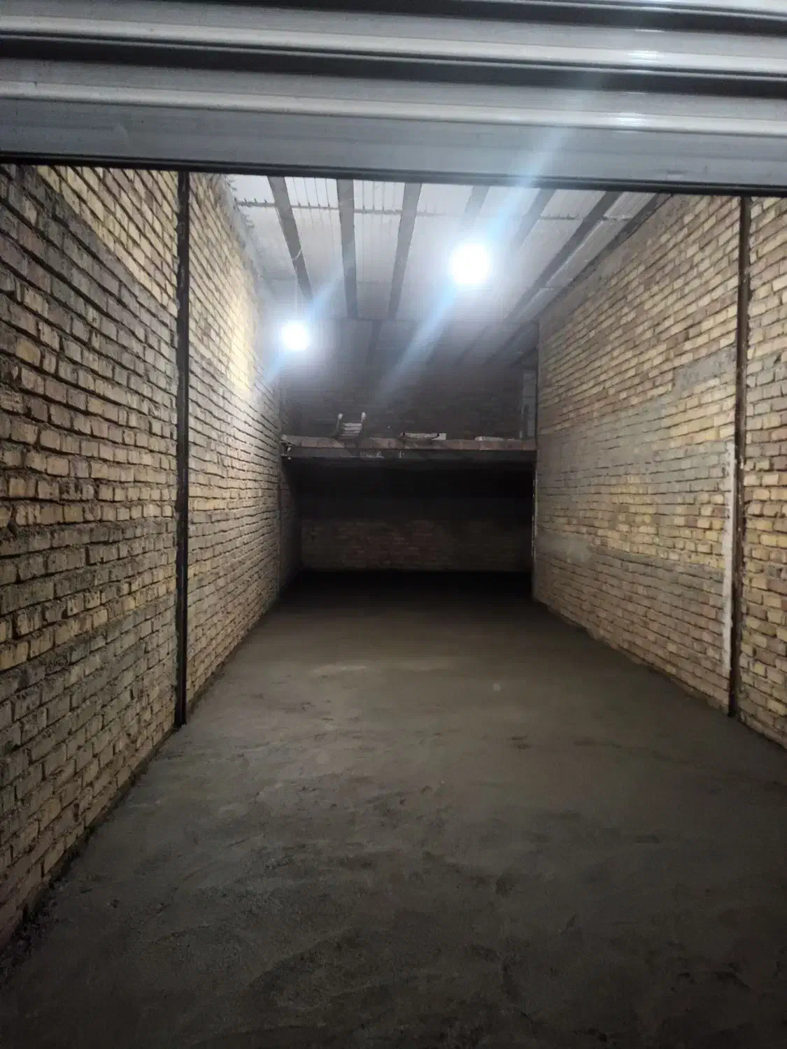 اجاره مغازه|اجارهٔ مغازه و غرفه|چهارباغ, |دیوار