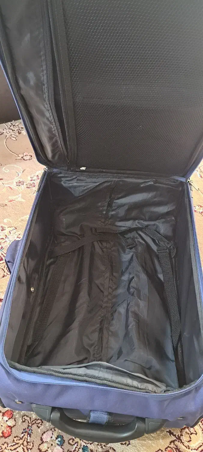 چمدون|کیف، کفش، کمربند|ری, شهادت|دیوار