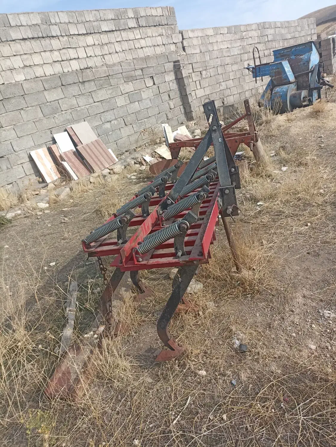 ادوات تراکتور گاو آهن کنتوالتو و خرمن‌کوب گیاه|ماشین‌آلات صنعتی|ماکو, |دیوار