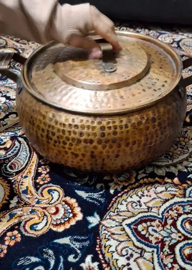 تعدادی مس|ظروف پخت‌وپز|زنجان, |دیوار