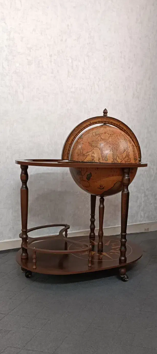 میز کُره|بوفه، ویترین، کنسول|اصفهان, خانه اصفهان|دیوار