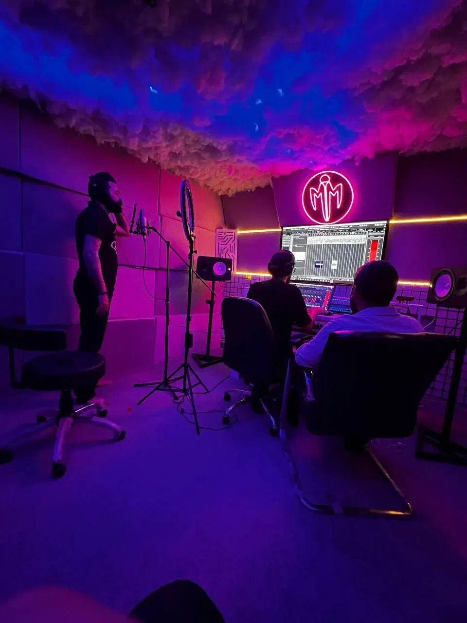 استودیو آهنگسازی خوانندگی آواز تنظیم میکس|خدمات پذیرایی، مراسم|تهران, جنت‌آباد شمالی|دیوار