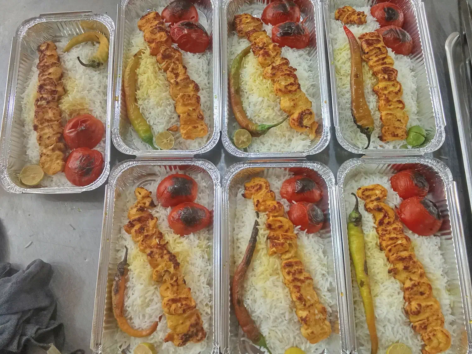 تهیه غذای افشین با پانزده سال سابقه و پیک رایگان|خدمات پذیرایی، مراسم|سنندج, |دیوار