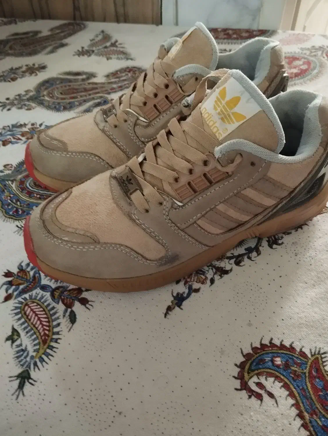 کتونی آدیداس|کیف، کفش، کمربند|قرچک, شهرک طلائیه|دیوار