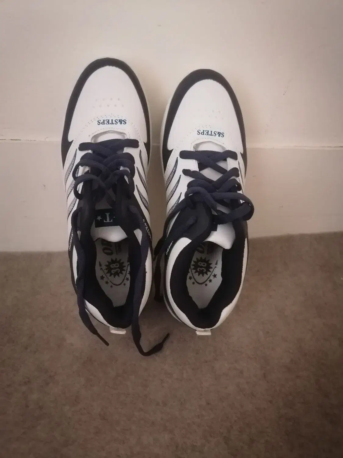 کتونی خارجی جنس  نونو سایز38کوچیک پا|کیف، کفش، کمربند|قم, باجک سه|دیوار