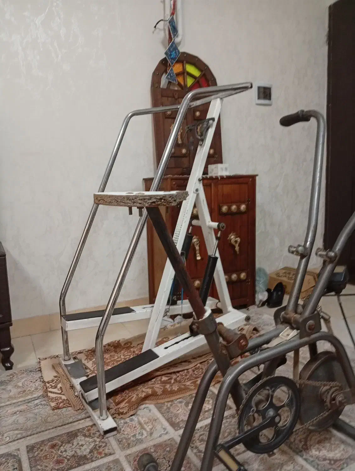 وسایل ورزشی دوچرخه ثابت ویک وسیله ی دیگه|تجهیزات ورزشی|کرمانشاه, |دیوار