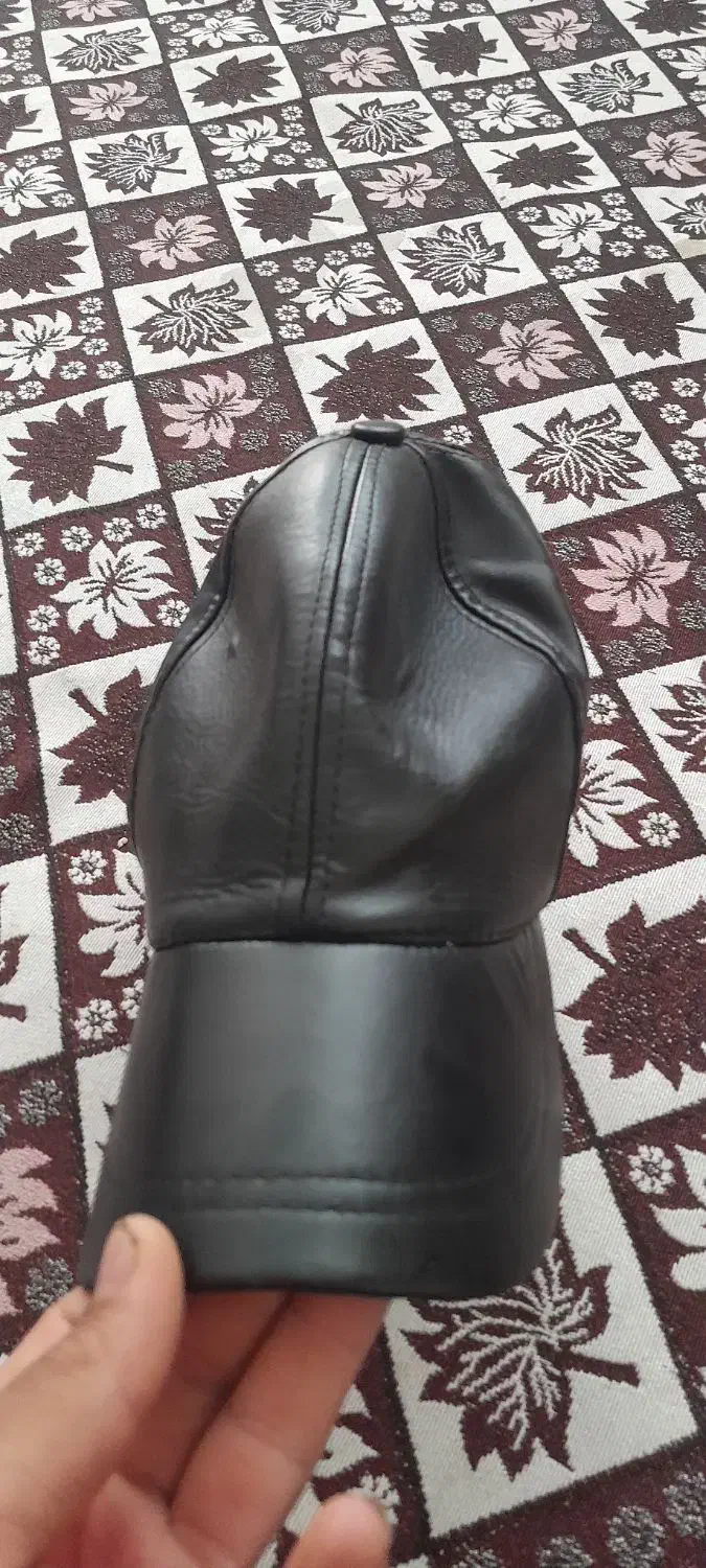 کلاه چرم اصل// و بوق 12 صدا سالم به فروش می‌رسد|کیف، کفش، کمربند|نیشابور, ده حلاج|دیوار
