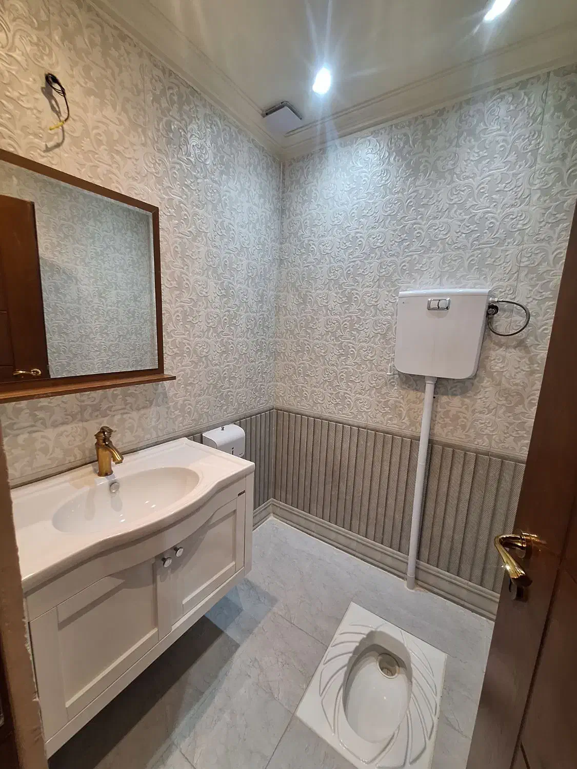 ۱۷۰مترسه خواب/تک واحدی/با دو پارکینگ/لادن شرقی