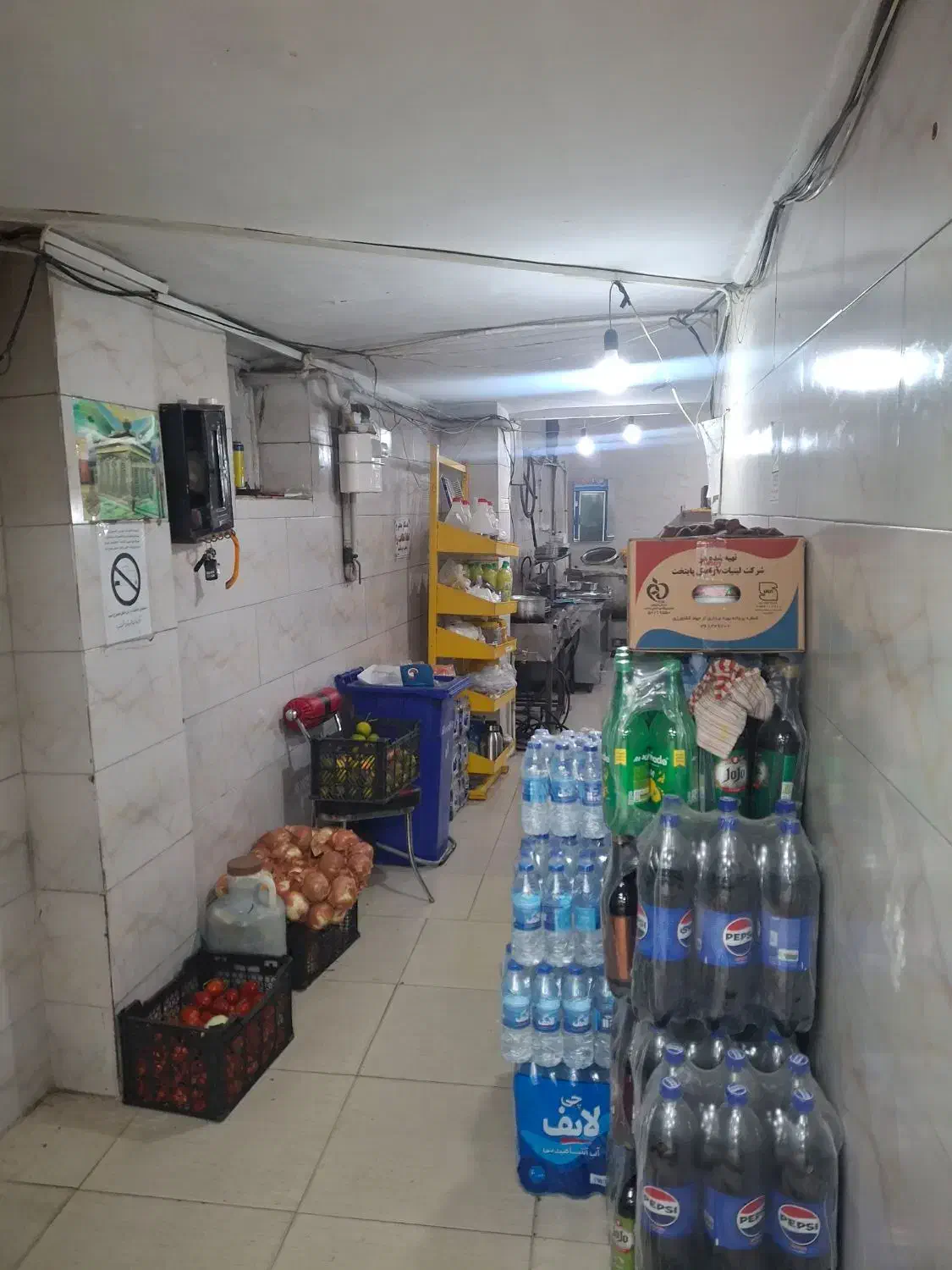 اشپز رستوران و کارگر ساده|استخدام خدمات فروشگاه و رستوران|شهریار, شهرک بهاران (ویره)|دیوار