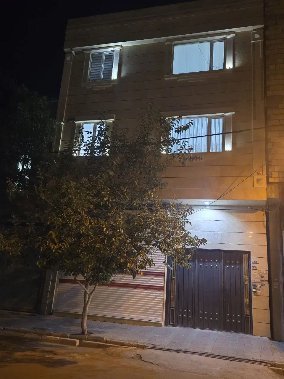 فروش خونه تجاری مسکونی خیابان میرزاکوچک خان|فروش خانه و ویلا|اقبالیه, |دیوار