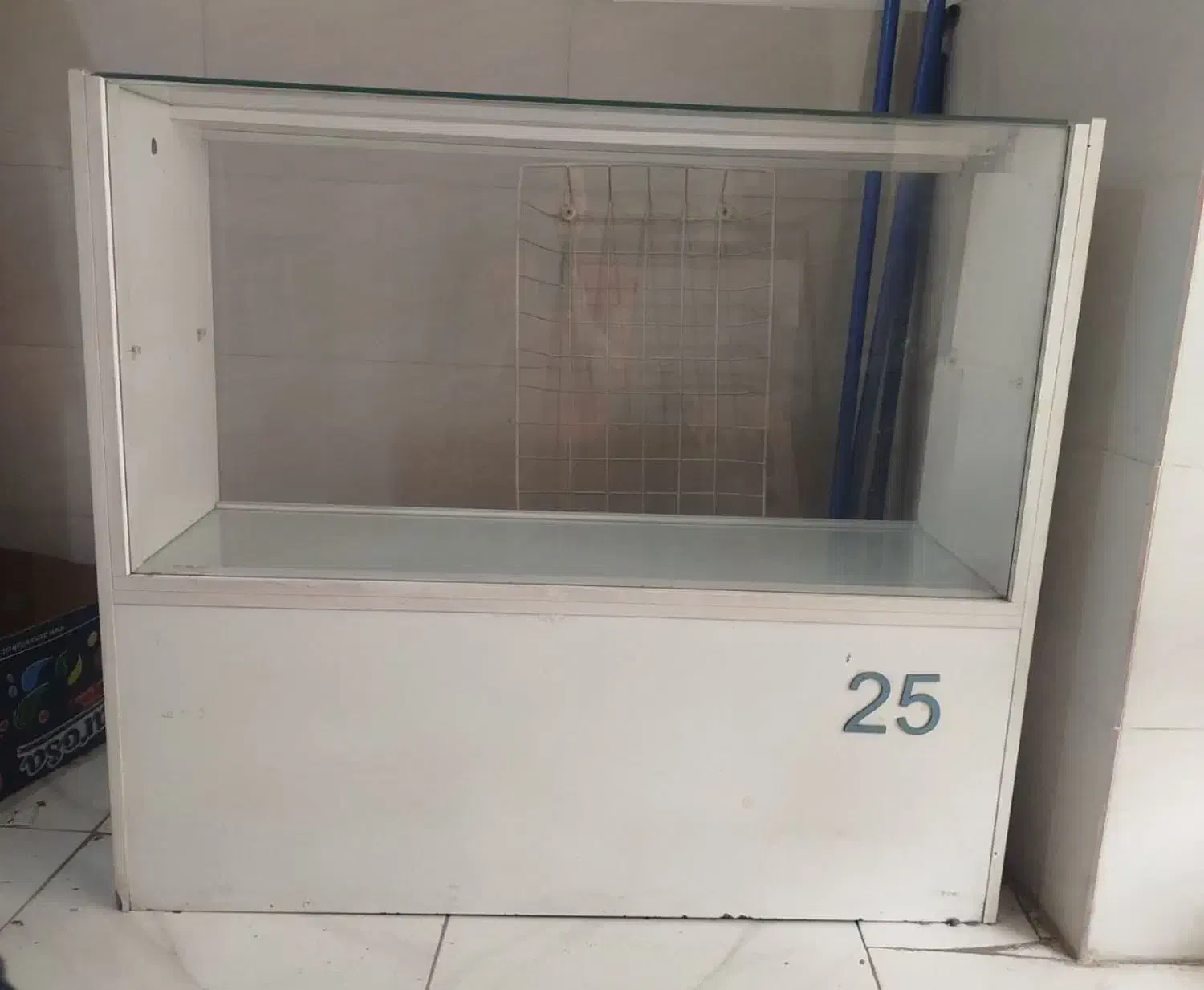 فروش فوری ویترین مانکن قفسه|فروشگاه و مغازه|اصفهان, شهرک مهدیه|دیوار