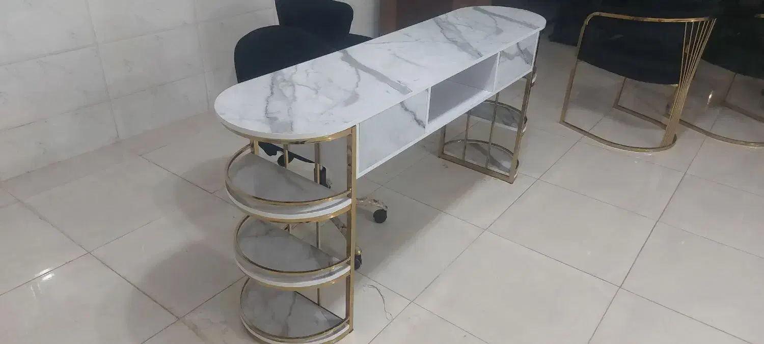 میز ناخن دو نفره|آرایشگاه و سالن‌های زیبایی|لنجان, |دیوار