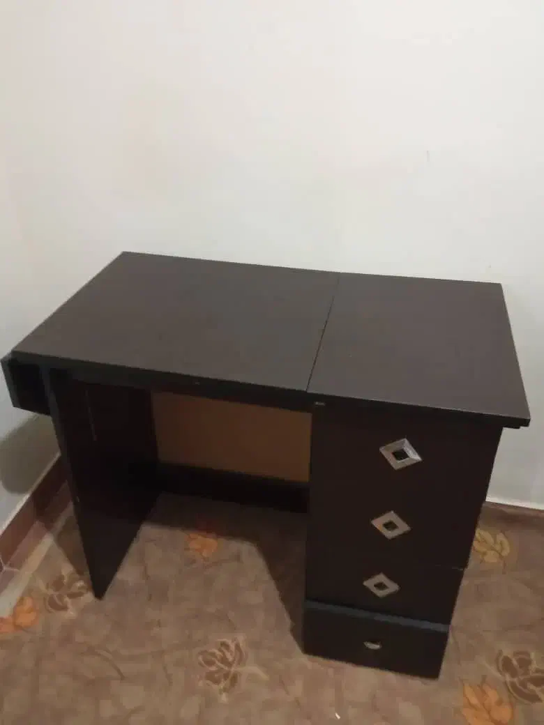 میز|میز تحریر و کامپیوتر|رشت, نظری|دیوار