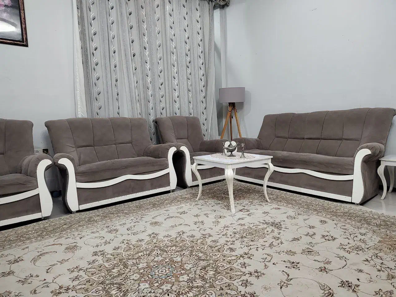 ۲ عدد فرش ۱۲ متری . ۲ دست مبل  زیر تلویزیون|مبلمان خانگی و میز عسلی|ایلام, |دیوار