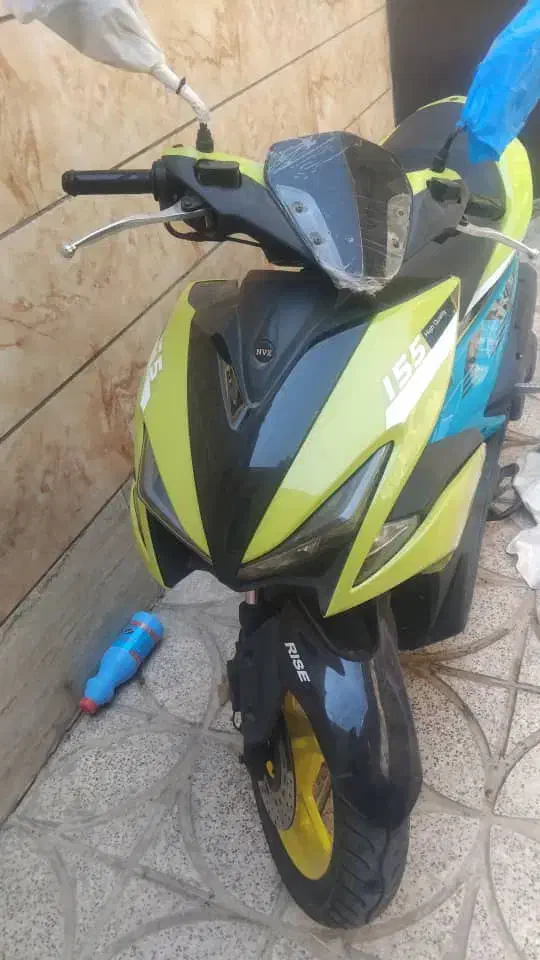 ایروکس|موتورسیکلت|قدس, شهر‌قدس|دیوار