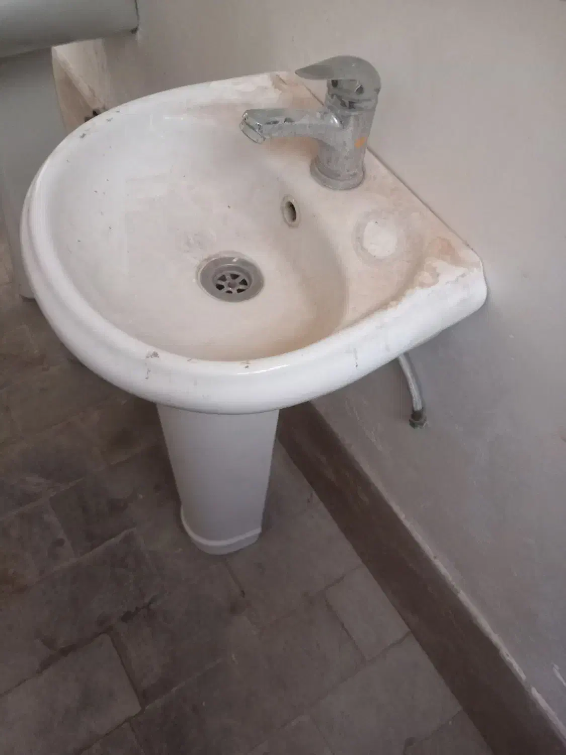 روشویی باشیر|لوازم سرویس بهداشتی|ابهر, |دیوار