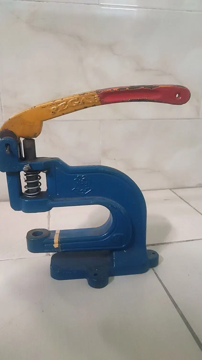 دستگاه پانچ و پرس دکمه|لوازم خیاطی و بافتنی|ری, سیزده آبان|دیوار